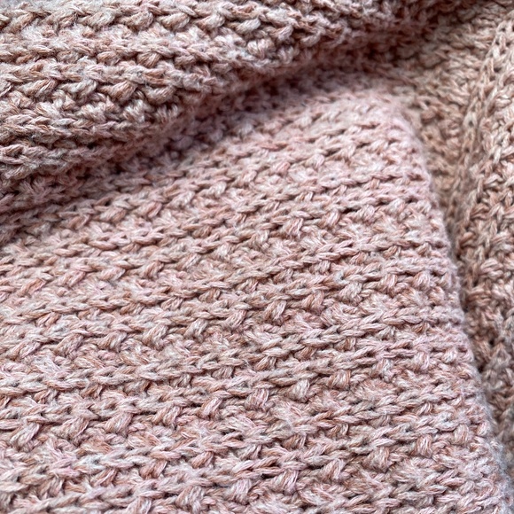 Universal thread knit pullover - Picture 7 of 7